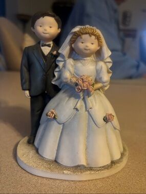 Bride and Groom Figurine Wedding Cake Topper in White and Black
